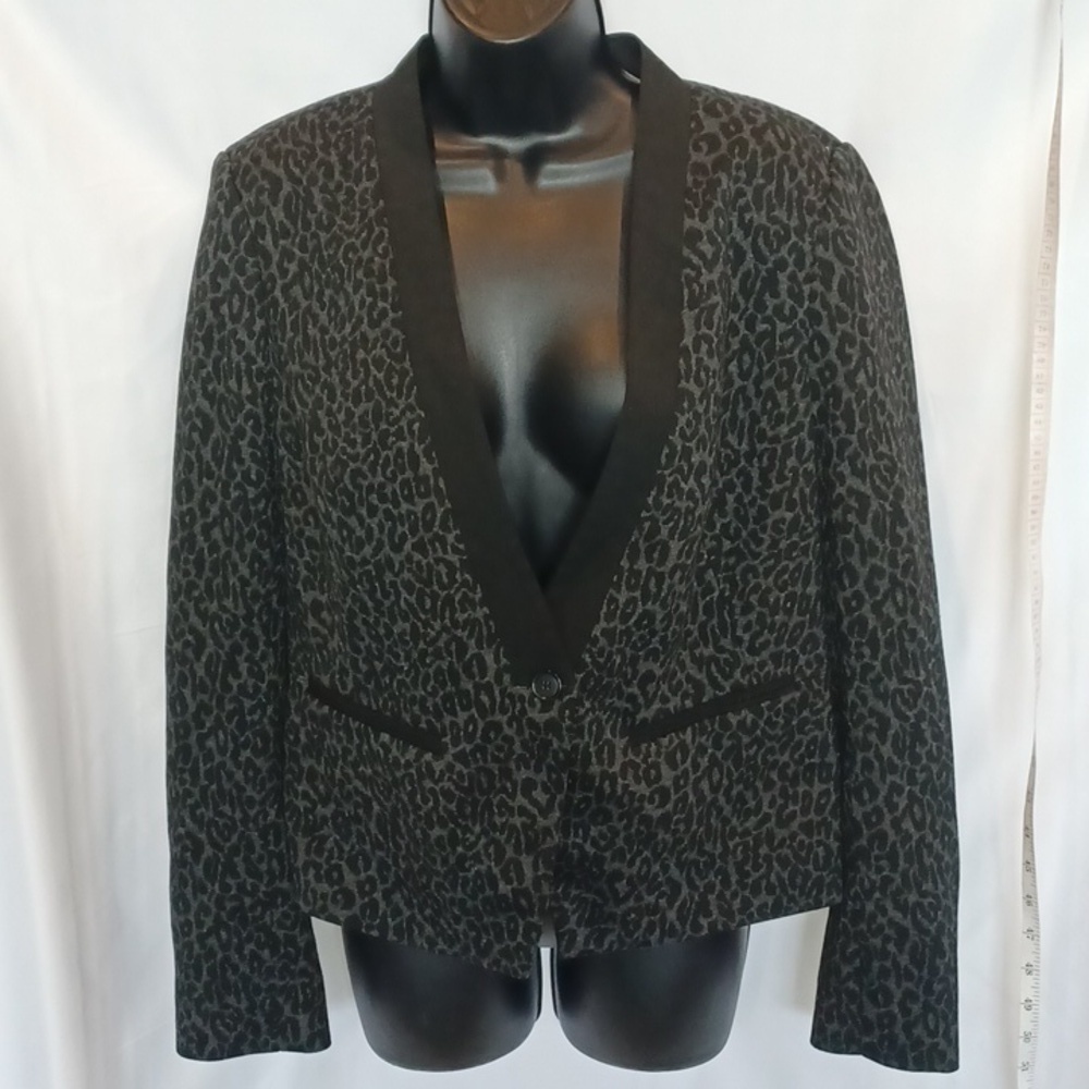 Loft Ann Taylor grey leopard print blazer tailored fit size 8